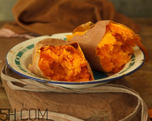 烤紅薯為什么比蒸熟的紅薯香？用微波爐烤紅薯要多長時(shí)間