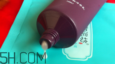 御泥坊黑玫瑰潔面乳怎么樣？御泥坊黑玫瑰潔面乳好用嗎？