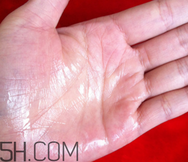 御泥坊黑玫瑰潔面乳怎么樣？御泥坊黑玫瑰潔面乳好用嗎？