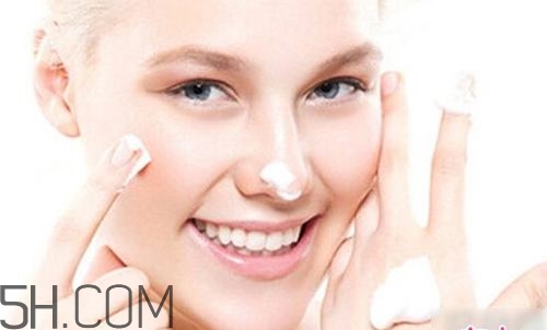 御泥坊黑玫瑰潔面乳怎么樣？御泥坊黑玫瑰潔面乳好用嗎？