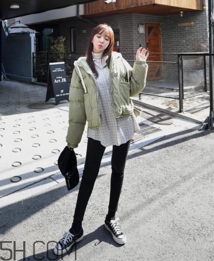 綠色羽絨服怎么搭配？綠色羽絨服搭配圖片