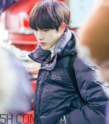 中戲羽絨服多少錢？中戲羽絨服怎么買？