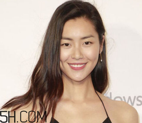 雅詩蘭黛和迪奧口紅哪個(gè)好用？雅詩蘭黛傾慕420口紅怎么樣？