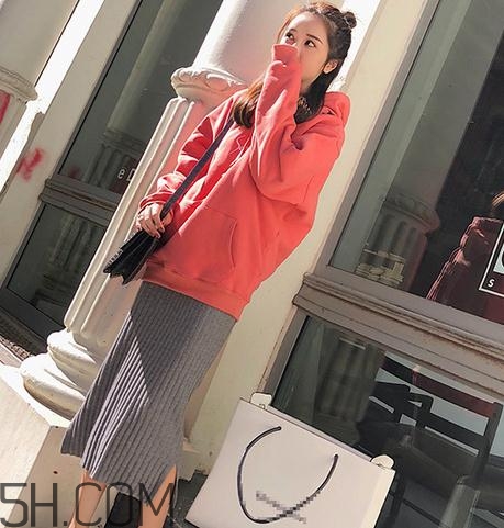 加絨衛(wèi)衣適合什么溫度？加絨衛(wèi)衣和毛衣哪個暖和？