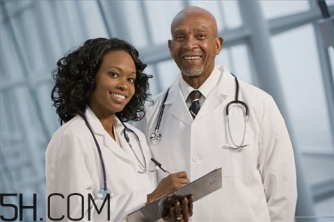 沙眼能戴隱形眼鏡嗎？沙眼能戴美瞳嗎？