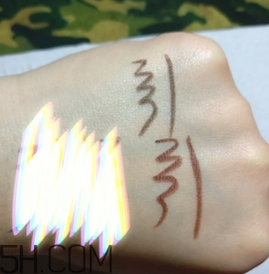 稚優(yōu)泉眼線膠筆好用嗎？稚優(yōu)泉眼線膠筆和眼線液筆哪個(gè)好