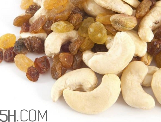 腰果有黑斑點(diǎn)能吃嗎？腰果為什么有黑點(diǎn)