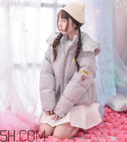 面包服是羽絨服嗎？面包服和羽絨服的區(qū)別