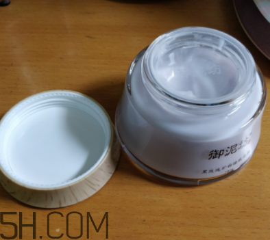 御泥坊黑玫瑰面膜什么功效？御泥坊黑玫瑰面膜怎么樣？