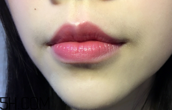 雅詩蘭黛和迪奧口紅哪個(gè)好用？雅詩蘭黛傾慕420口紅怎么樣？