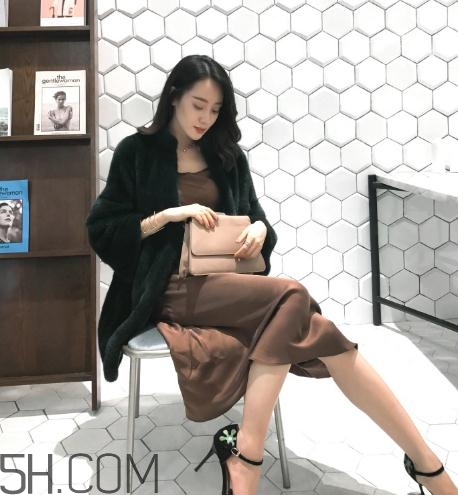 水貂絨毛衣會起球嗎？水貂絨起球怎么辦？