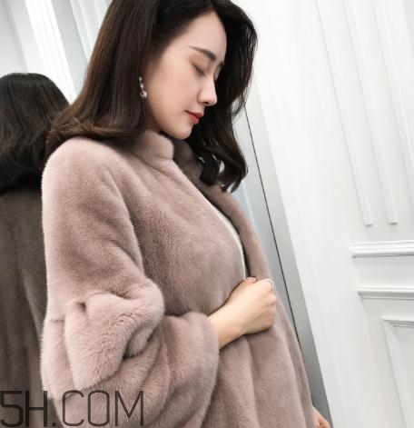 水貂絨大衣可以水洗嗎？水貂絨能用洗衣機(jī)洗嗎？