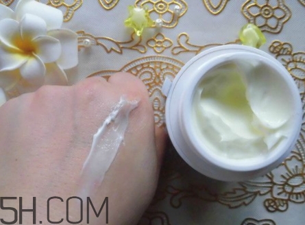 歌麗姬寶素顏霜副作用 歌麗姬寶素顏霜含鉛汞嗎？