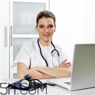 老花眼是什么癥狀？老花眼是白內(nèi)障嗎？