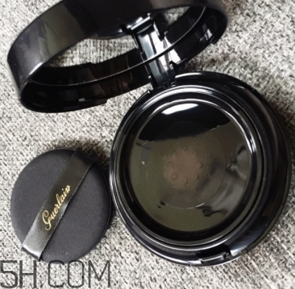 嬌蘭氣墊和ysl氣墊哪個(gè)好？