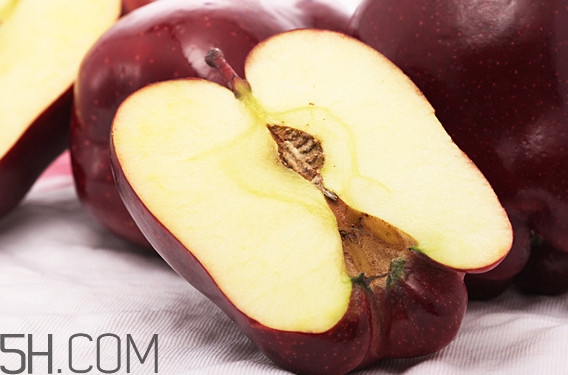 花牛蘋果有糖心能吃嗎？花牛蘋果的皮有臘可以吃嗎