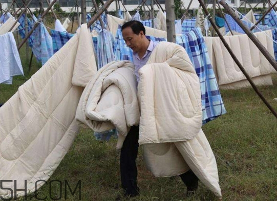 曬被子有什么好處？被子多久曬一次比較好