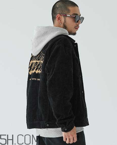 燈芯絨衣服會(huì)掉毛嗎？燈芯絨衣服掉毛怎么辦？