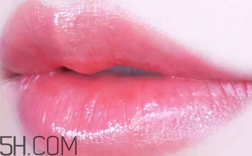 番茄紅是草莓紅嗎？番茄紅和草莓紅口紅區(qū)別