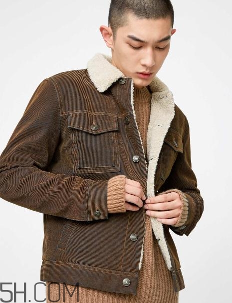 燈芯絨衣服會(huì)縮水嗎？燈芯絨衣服粘毛嗎？