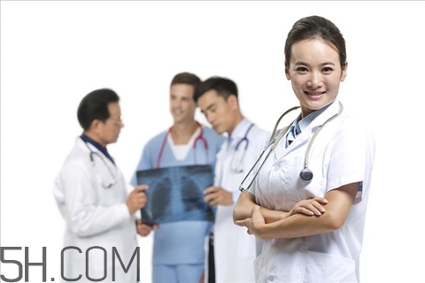 胃出血能抽煙嗎？胃出血能喝水嗎？