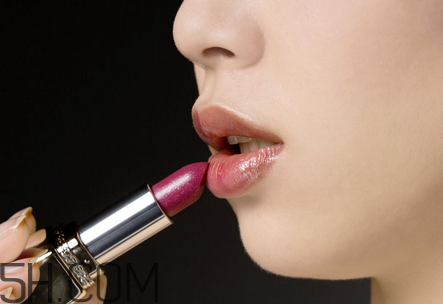 變色唇膏為什么變色？變色唇膏的原料