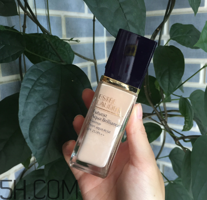 雅詩蘭黛沁水粉底液價(jià)格多少錢？雅詩蘭黛沁水粉底液測評