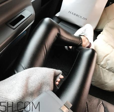 皮褲長霉了怎么辦？皮褲發(fā)霉怎么清洗？