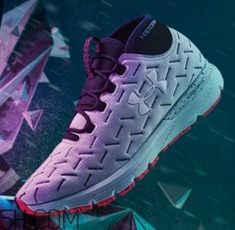 under armour安德瑪智能溫控跑鞋多少錢_在哪買？