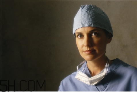 骨折吃鈣片有用嗎？骨折吃鈣片有副作用嗎？