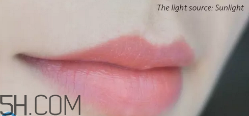 mistine羽翼口紅哪個(gè)色最火？mistine口紅在泰國(guó)賣(mài)多少錢(qián)？