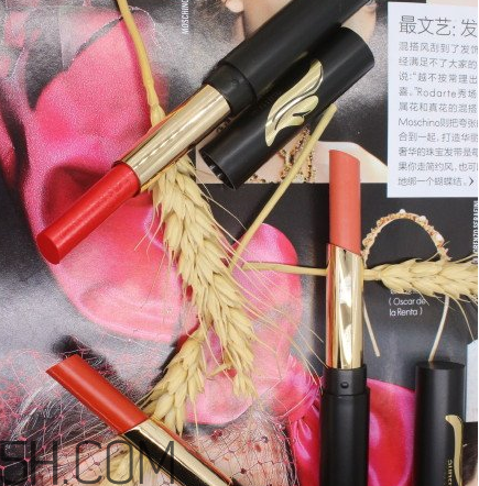 mistine羽翼口紅哪個(gè)色最火？mistine口紅在泰國(guó)賣(mài)多少錢(qián)？