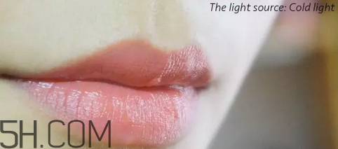 mistine羽翼口紅哪個(gè)色最火？mistine口紅在泰國(guó)賣(mài)多少錢(qián)？