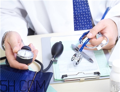 骨折會腫嗎？骨折會痛嗎？