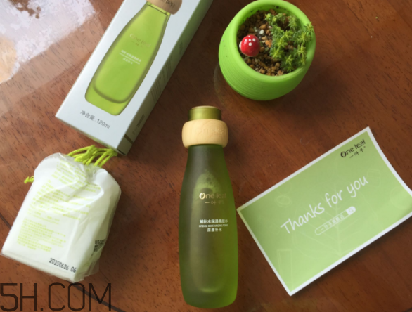 一葉子鮮補水柔膚水怎么樣？一葉子鮮補水柔膚水好用嗎？