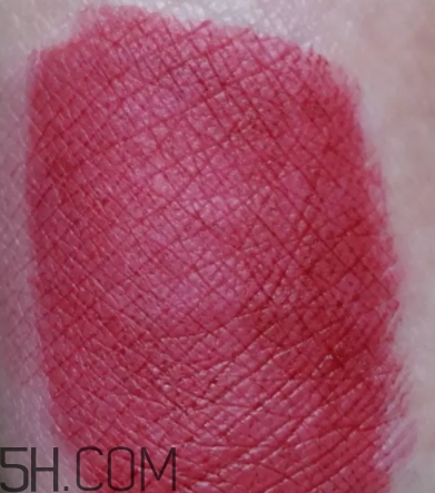 阿瑪尼紅管201多少錢？阿瑪尼紅管201停產(chǎn)了嗎？