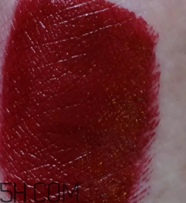 阿瑪尼紅管201多少錢？阿瑪尼紅管201停產(chǎn)了嗎？