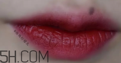 阿瑪尼紅管201多少錢？阿瑪尼紅管201停產(chǎn)了嗎？