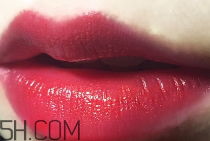 草莓紅口紅是什么顏色？草莓紅口紅效果圖