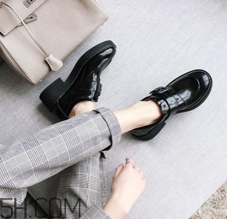 羊皮鞋子容易壞嗎？羊皮皮鞋磨損怎么辦？