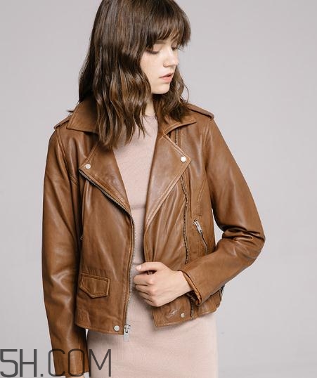 羊皮衣服有味怎么去除？羊皮衣服破了怎么辦？