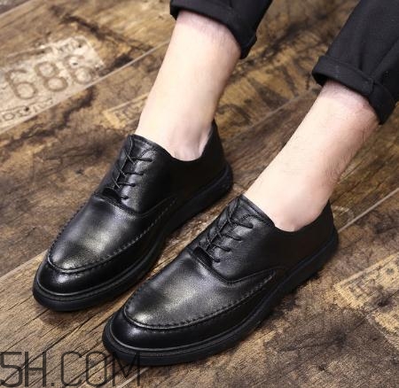 牛皮鞋子臟了怎么清洗？牛皮鞋子怎么清洗表面？