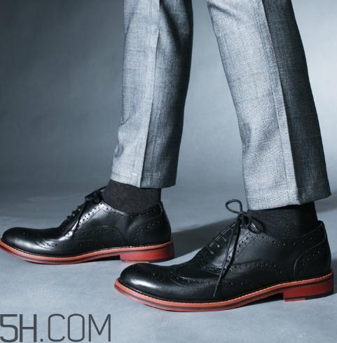 牛皮鞋會(huì)有褶皺印嗎？牛皮鞋子有刮痕怎么辦？