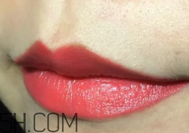 迪奧888和紀(jì)梵希304一樣嗎？迪奧888和紀(jì)梵希304試色對(duì)比