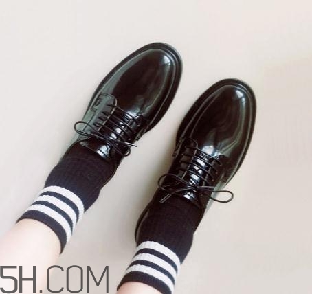 漆皮鞋劃痕怎樣處理？漆皮皮鞋劃痕怎么修復(fù)？