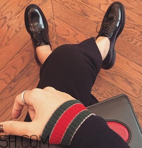 漆皮鞋劃痕怎樣處理？漆皮皮鞋劃痕怎么修復(fù)？