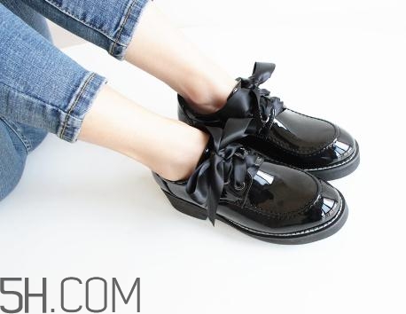 漆皮皮鞋起皮怎么處理？鞋子漆皮掉了怎么辦？