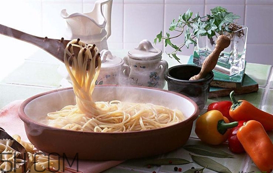 為什么冬天會(huì)發(fā)胖？如何安全有效地減肥？