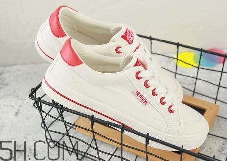 板鞋要買大一碼嗎？板鞋會越穿越大嗎？