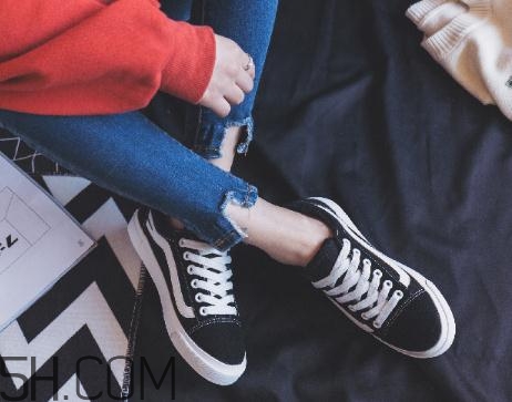 板鞋可以用來跑步嗎？板鞋可以打籃球嗎？